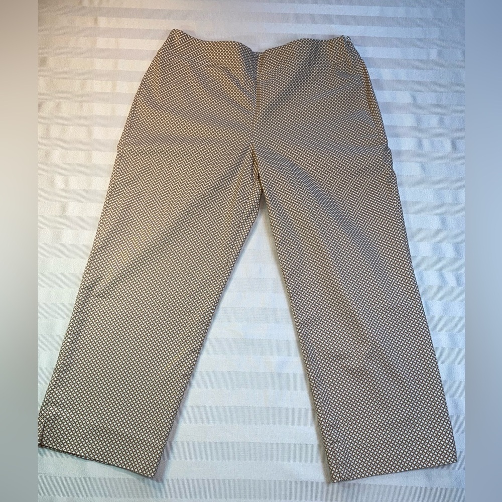 Talbots Petites Heritage Capri Pants Sz 4P Tan & White Geometric Print Side Zip